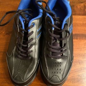 Men’s bowling shoes size 9 wide